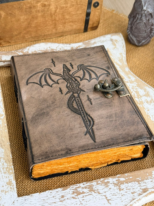 Księga ze smokiem i mieczem – dziennik fantasy RPG