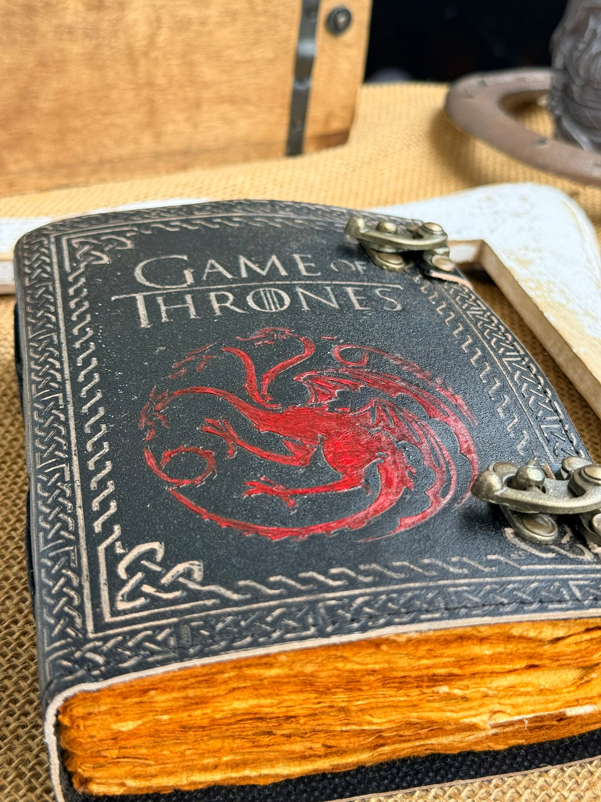 Księga Game of Thrones – Ród Targaryenów, Smoczy Dziennik