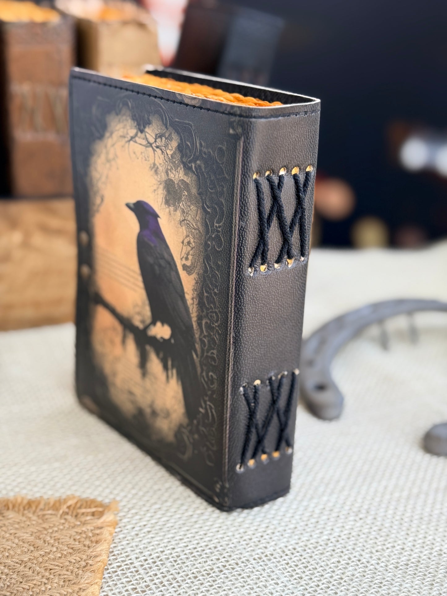 Skórzana Księga Cieni - Kruk