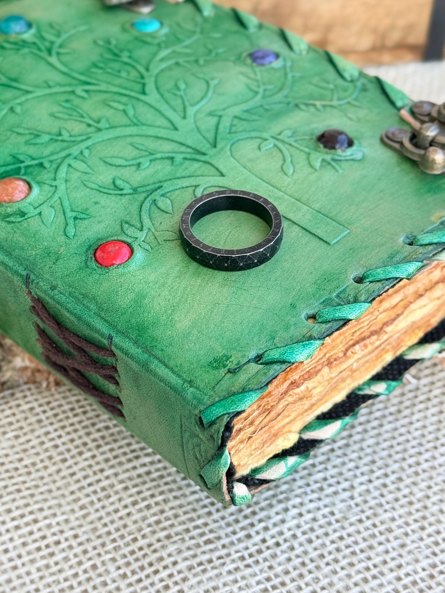 Sygnet - "Ciosany cień"