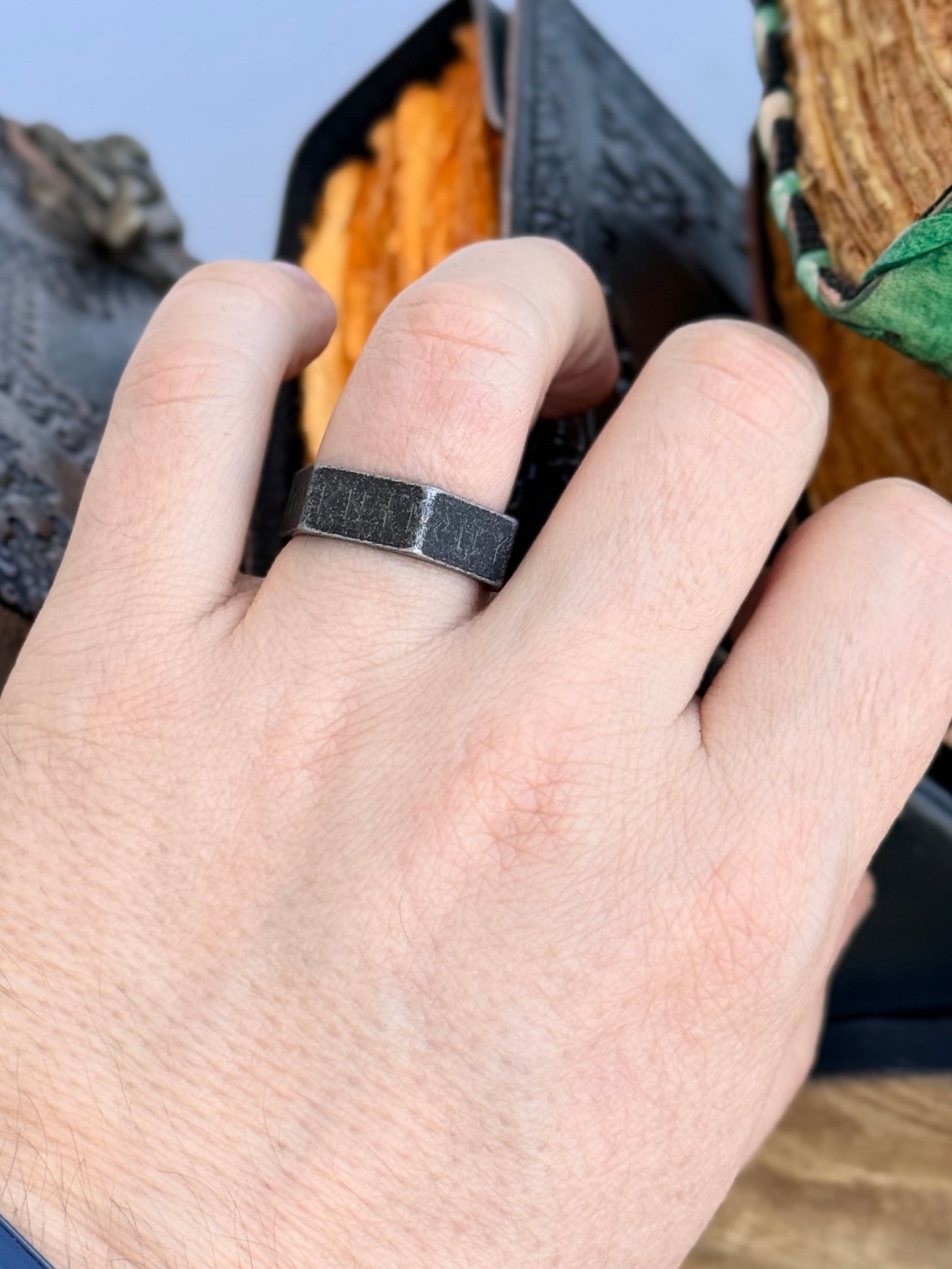 Sygnet szcześciokątny - "Futhark"