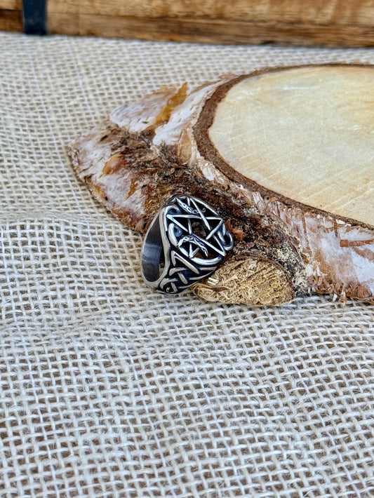 Sygnet - "Pentagram mroku"