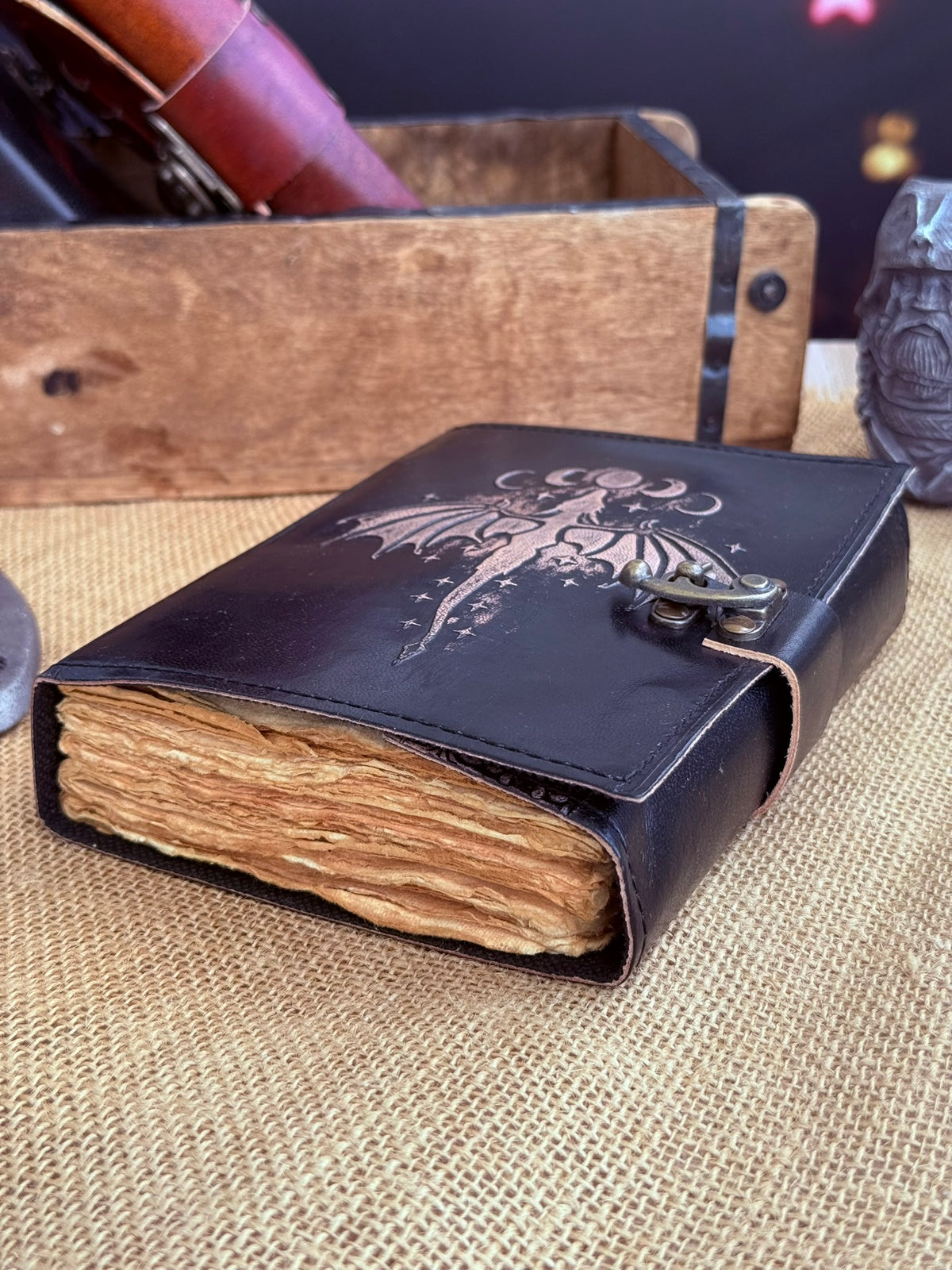 Księga Smok i Fazy Księżyca – dark fantasy witchy