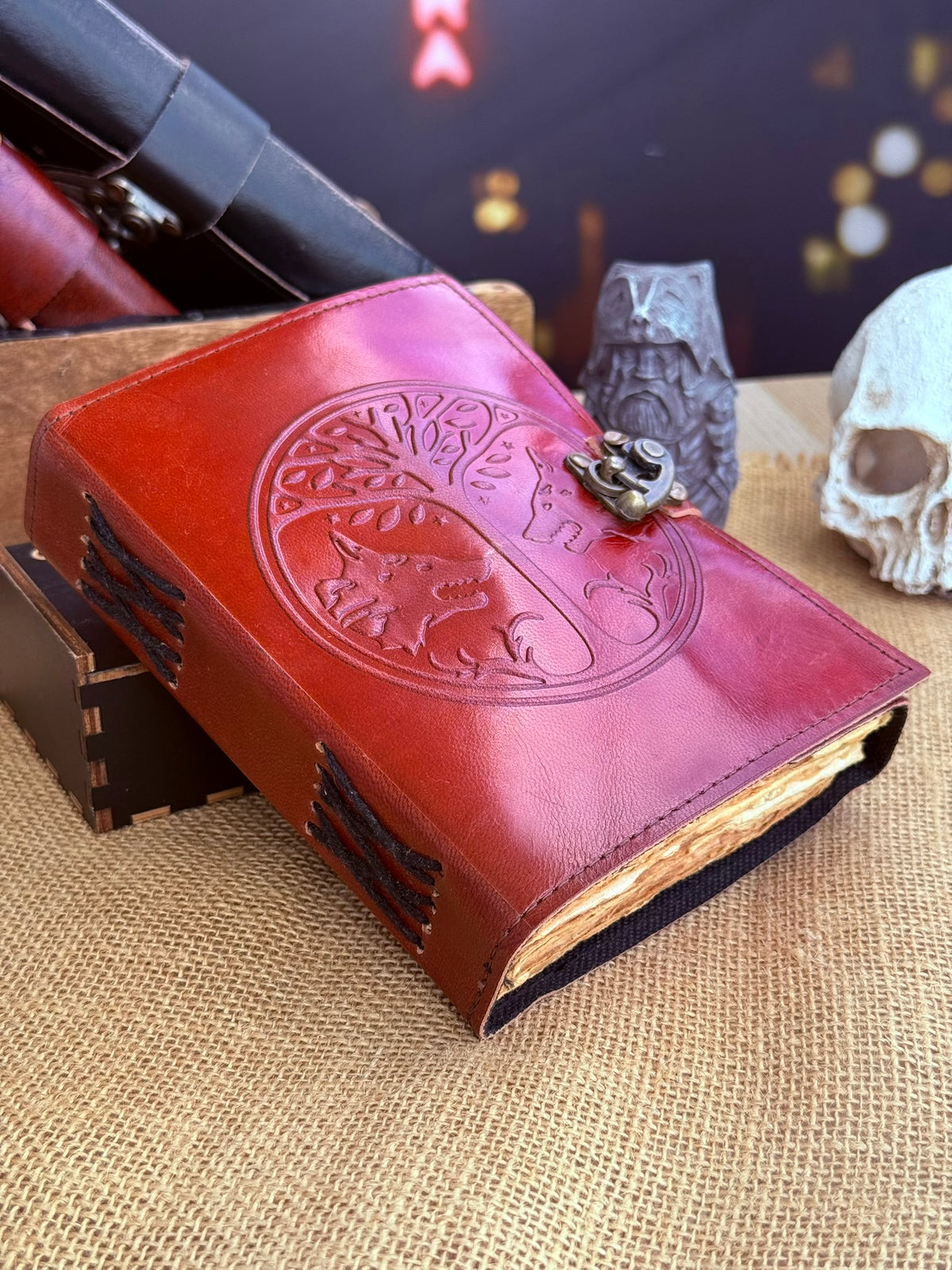 Księga Wilki i Drzewo Życia – skórzany dziennik fantasy