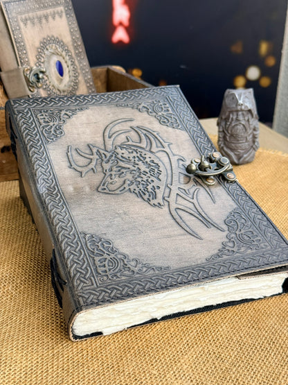 Księga z wilkiem – notes fantasy w nordyckim klimacie