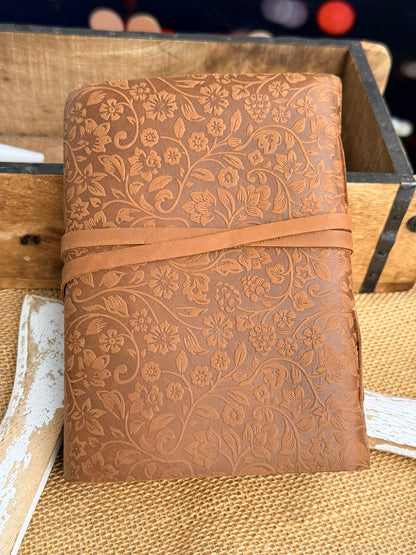 Skórzana Księga Kwiatów – Sekretny Dziennik Vintage