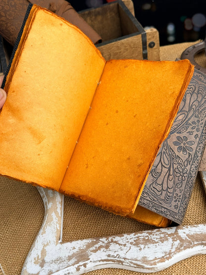 Skórzana Księga Motyla – Dziennik Przemiany Vintage