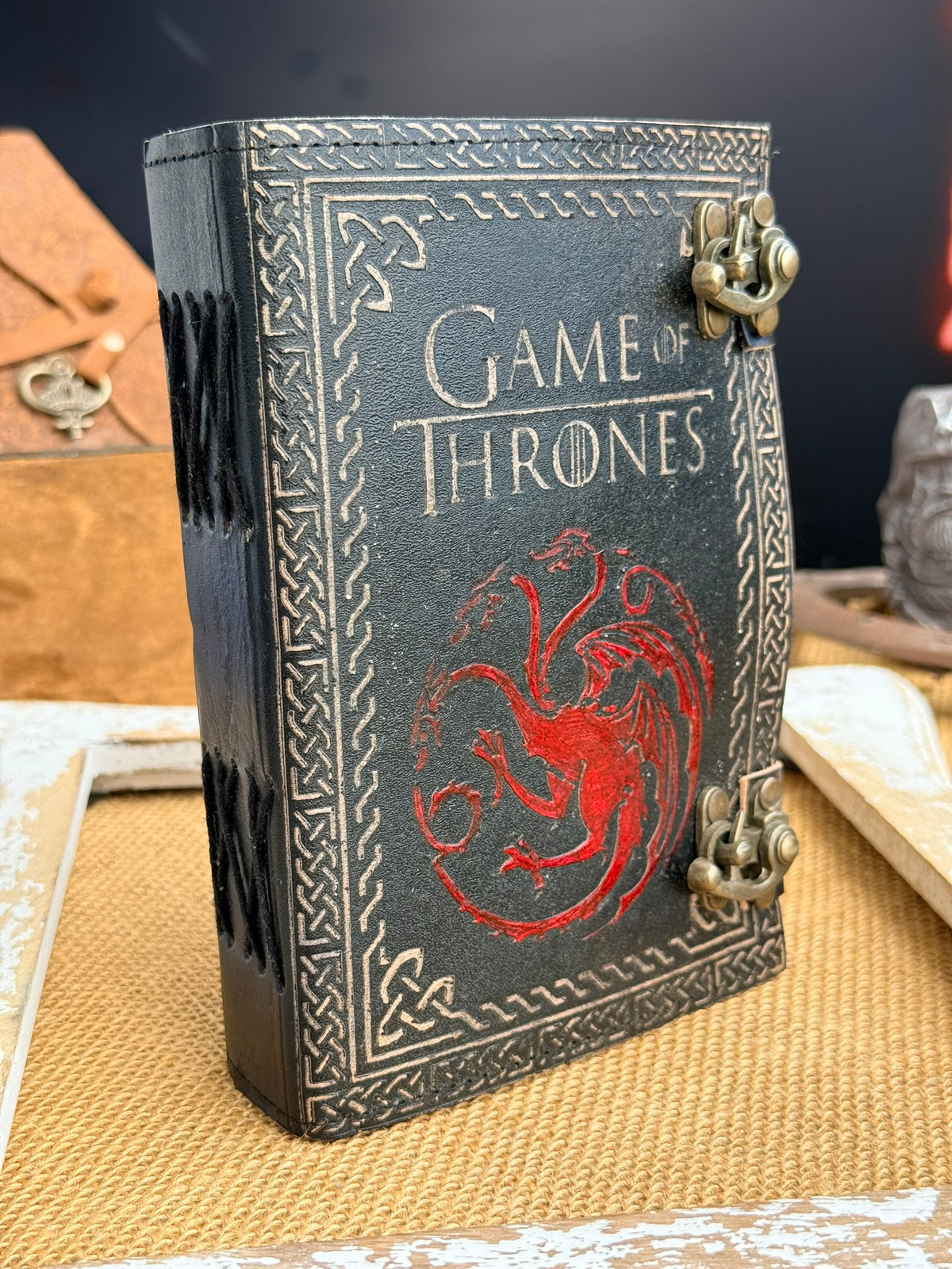 Księga Game of Thrones – Ród Targaryenów, Smoczy Dziennik