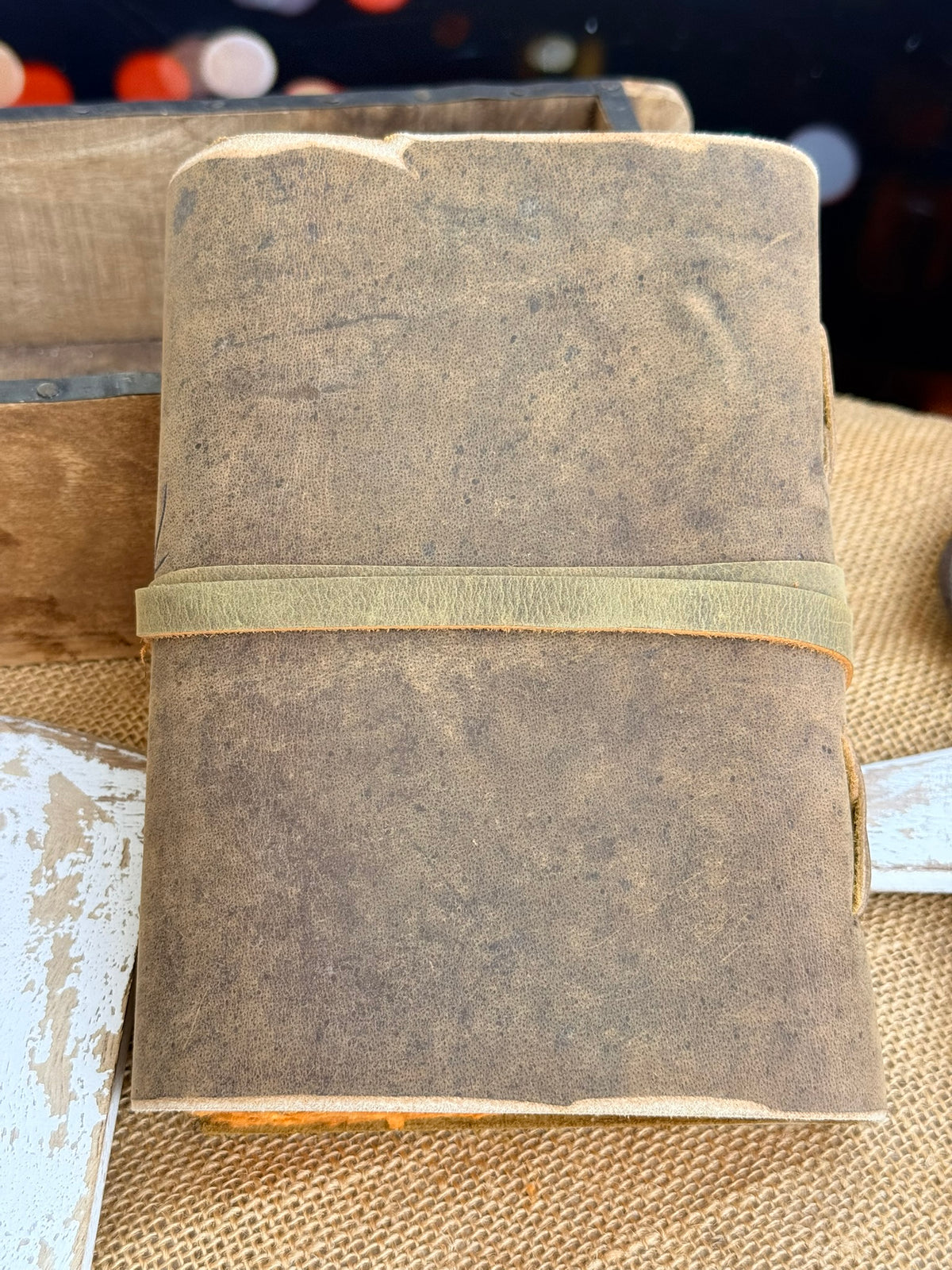 Skórzana księga Dwa Drzewa – pamiętnik vintage fantasy