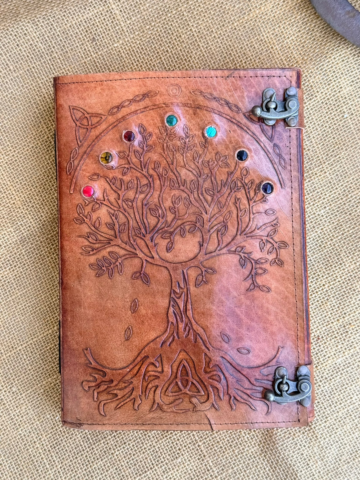 Skórzana księga Drzewo Życia – celtycka fantasy vintage