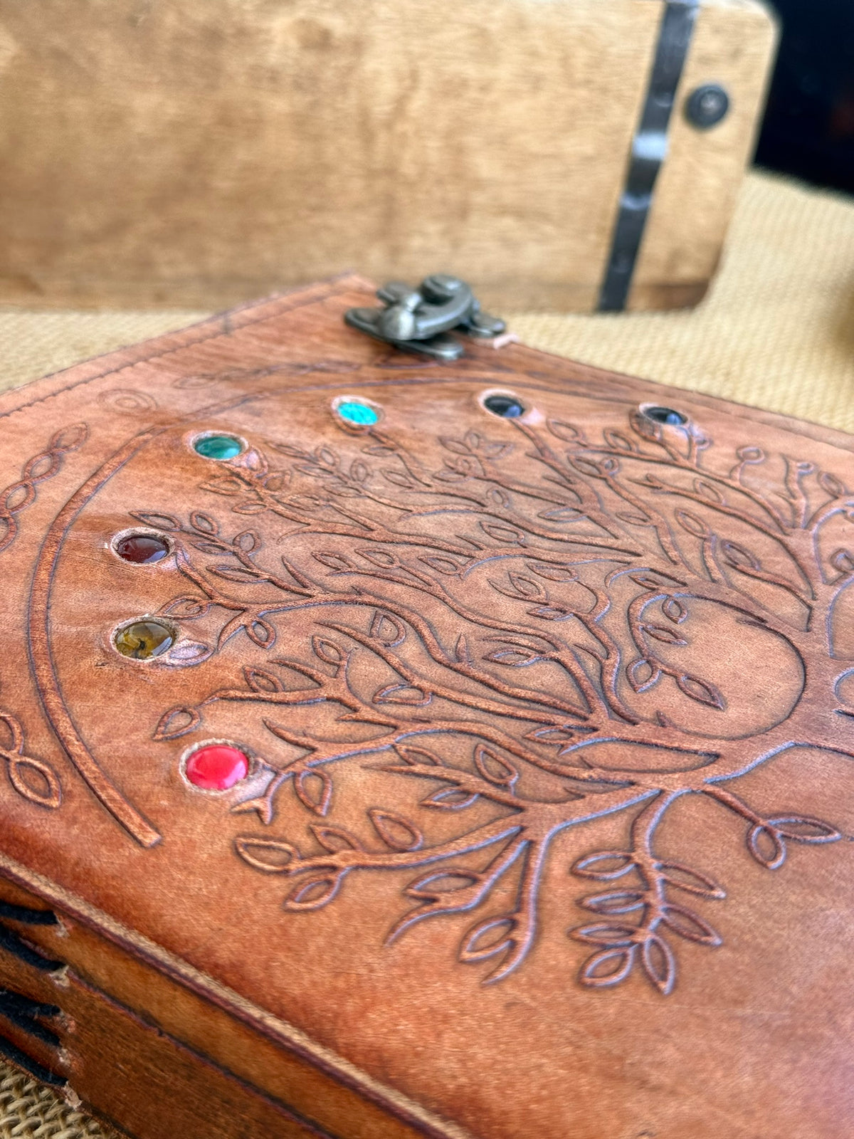Skórzana księga Drzewo Życia – celtycka fantasy vintage