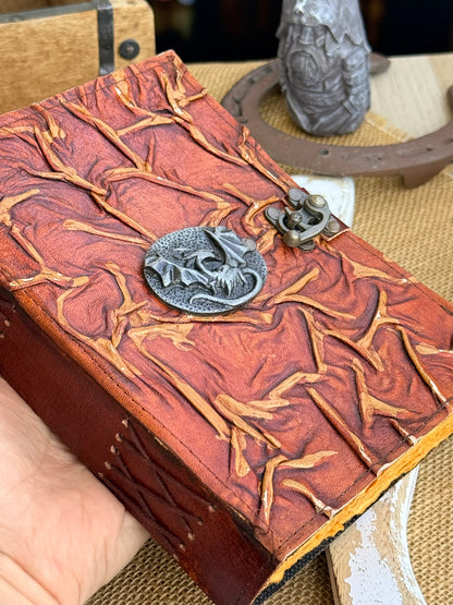 Skórzana księga ze smokiem – dziennik fantasy vintage