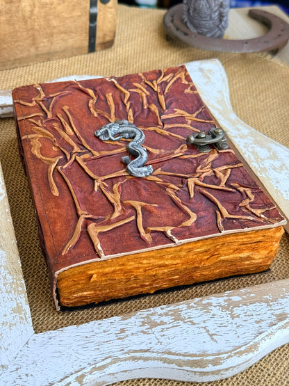 Skórzana księga ze Smokiem – dziennik fantasy vintage