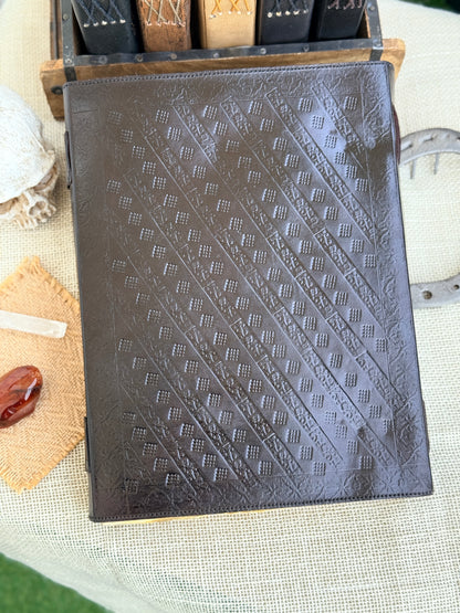 Skórzana Księga Cieni - Book of shadow z kamieniem