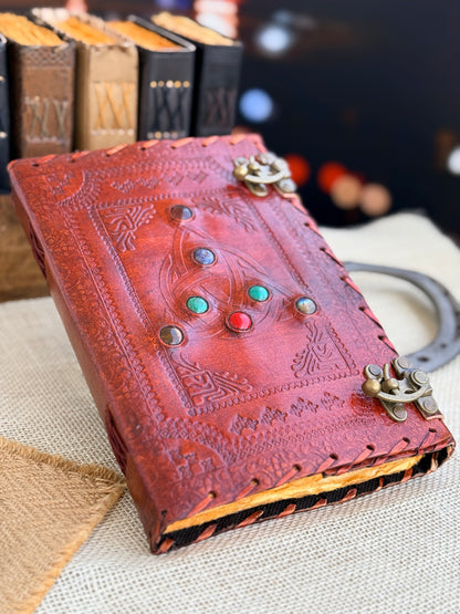 Skórzana Księga Cieni - Triquetra