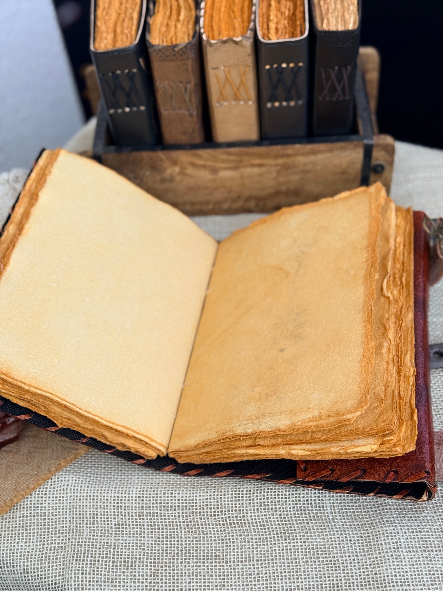 Skórzana Księga Cieni - Triquetra