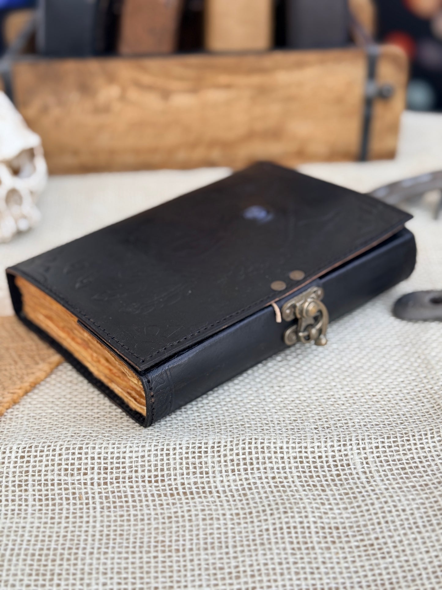 Skórzana Księga Cieni - Wilk