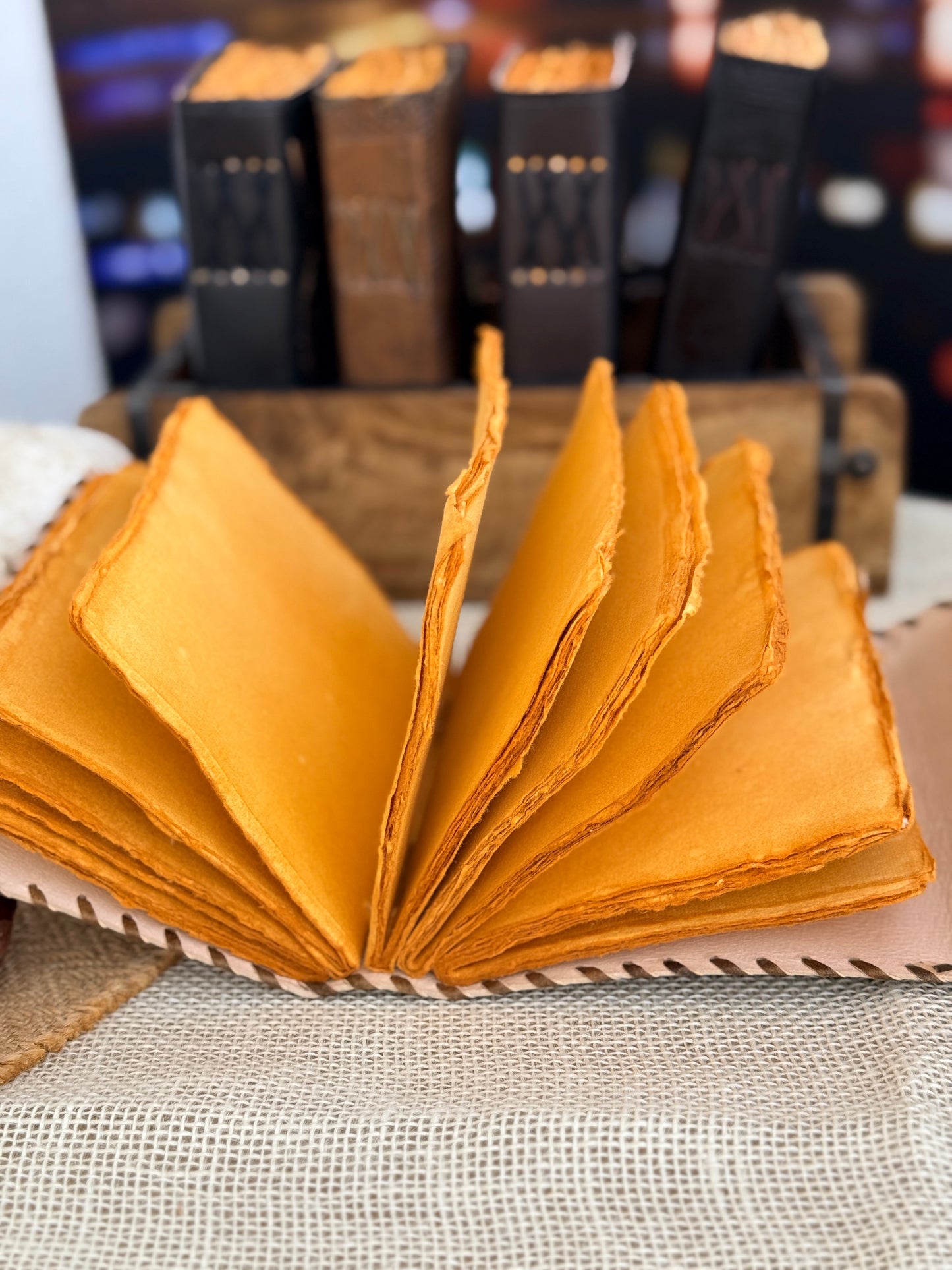 Skórzana Księga Cieni - Słońce i księżyc