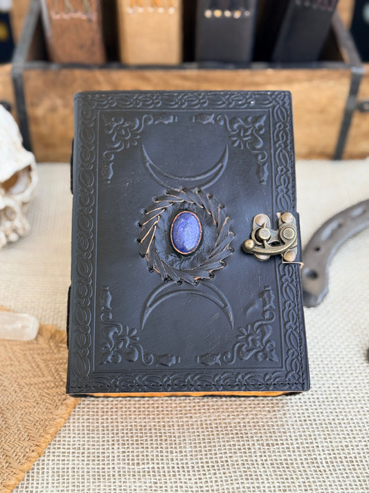 Skórzana Księga Cieni - z księżycami i kamieniem (mała)