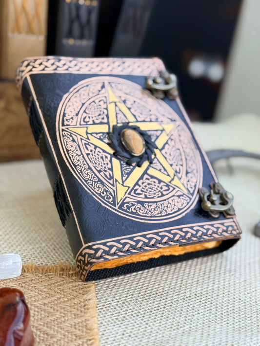 Skórzana Księga Cieni - Złoty Pentagram