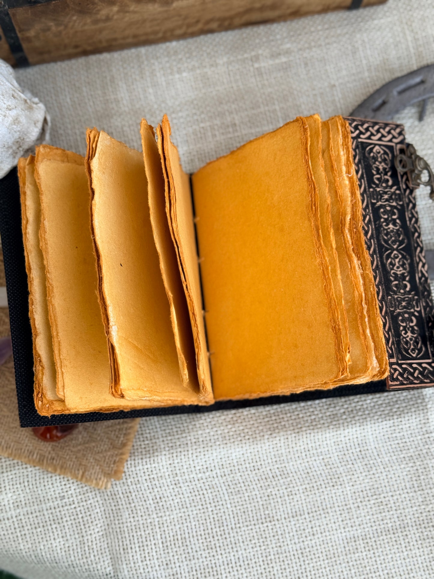 Skórzana Księga Cieni - Złoty Pentagram