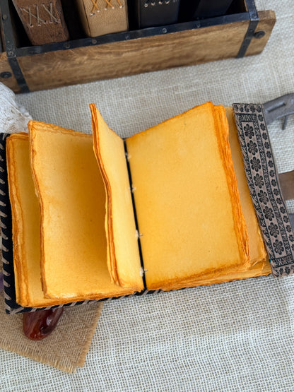 Skórzana Księga Cieni - mandala