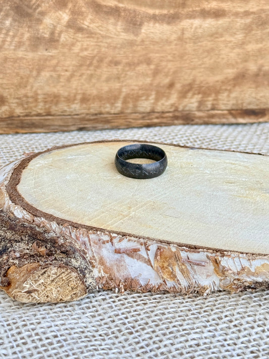 Stalowy sygnet - "Runiczny mrok"