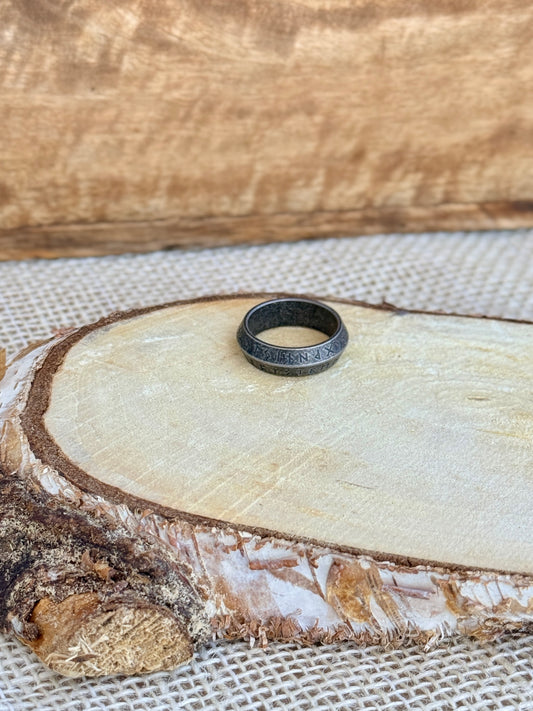 Stalowy sygnet - Starszy Futhark