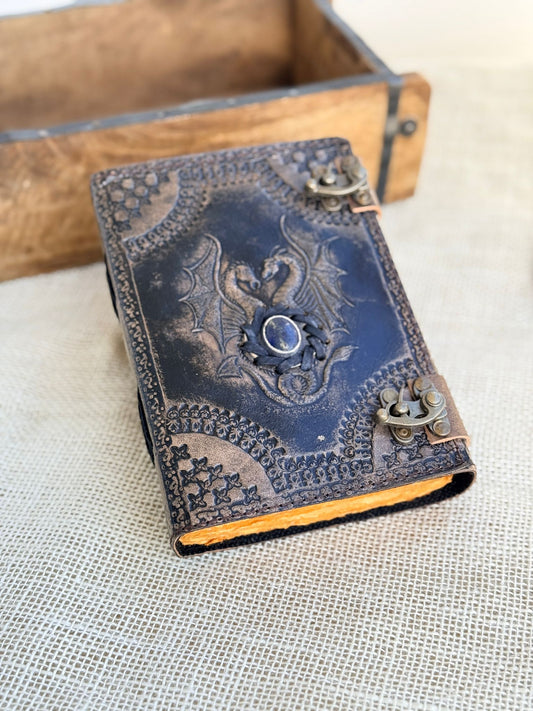 Skórzana Księga Cieni - smoki